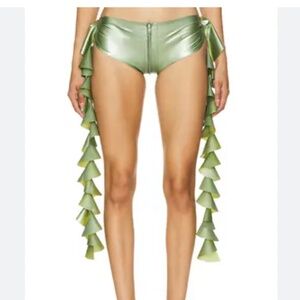 POSTER GIRL GREEN SHORTS